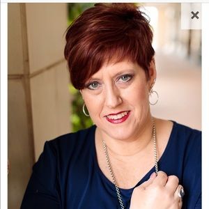 Meet your Posher, Leanne